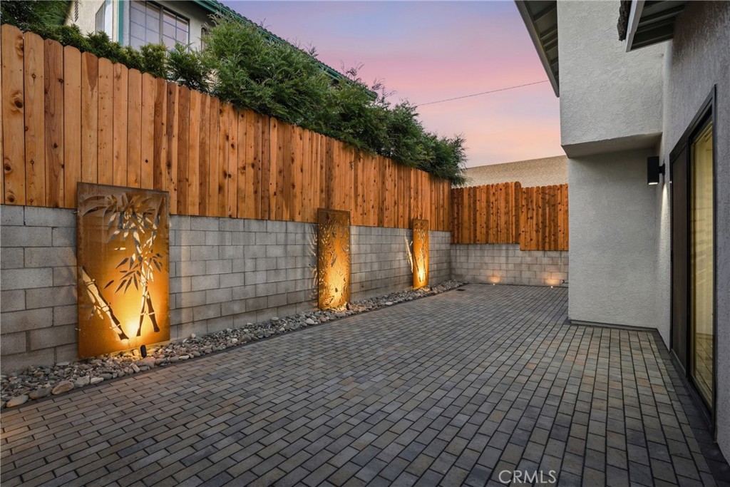 1899 Newport Avenue Property Photo 4