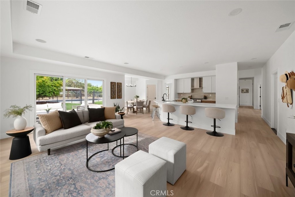 3371 Via Del Sueno Property Photo 4