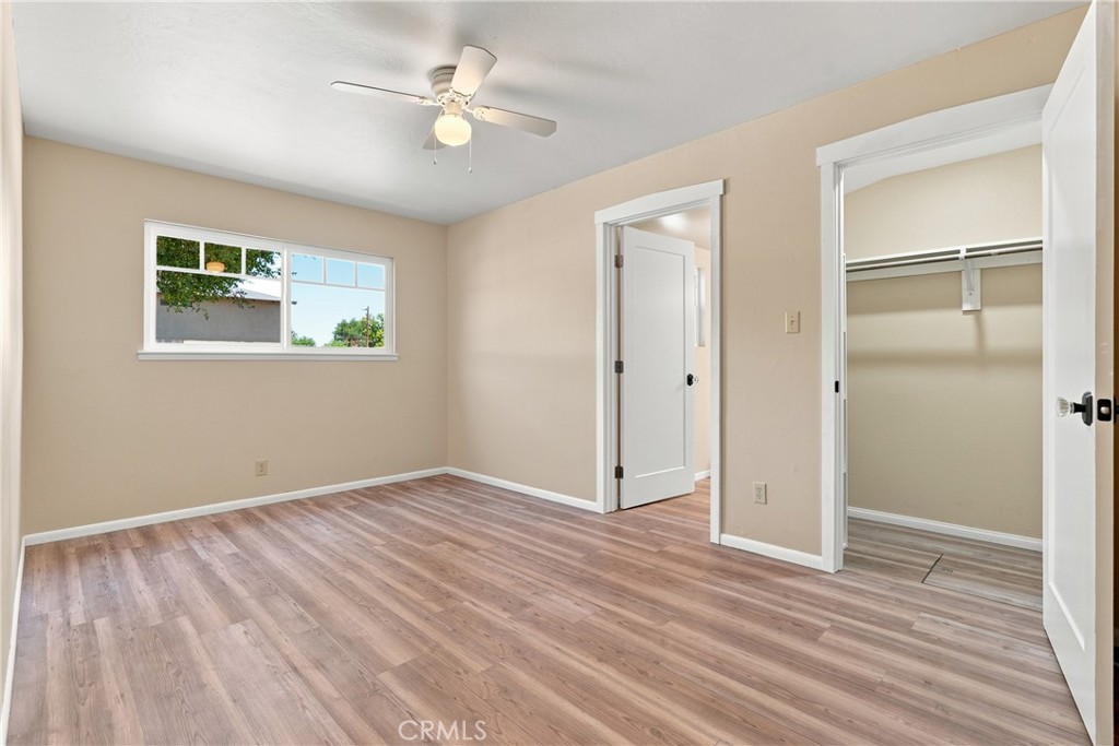 2925 Oak Property Photo 10