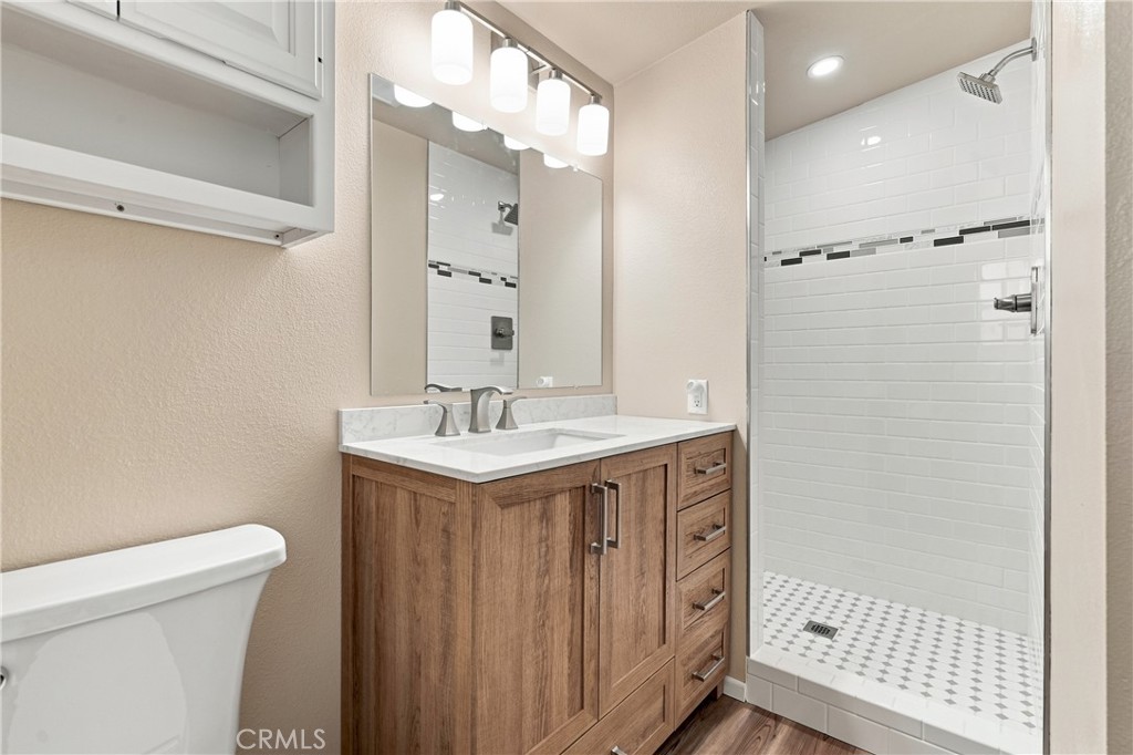 2925 Oak Property Photo 12