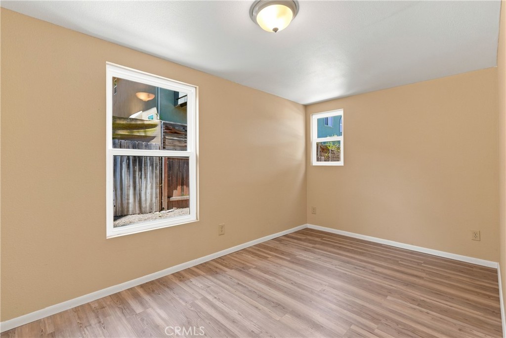2925 Oak Property Photo 14