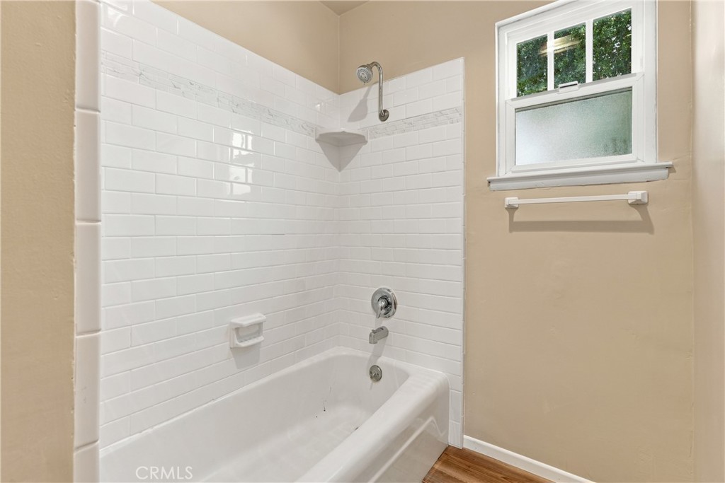 2925 Oak Property Photo 16