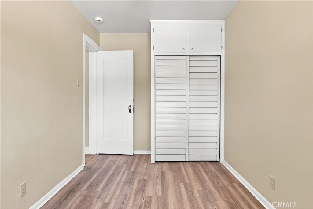 2925 Oak Property Photo 17