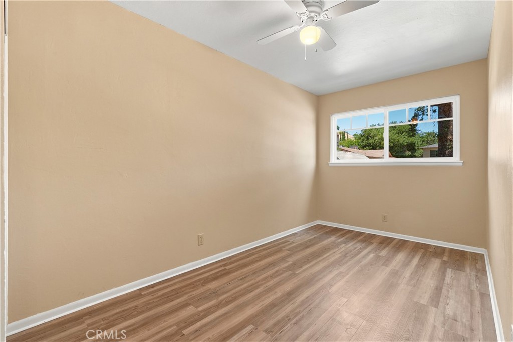 2925 Oak Property Photo 18