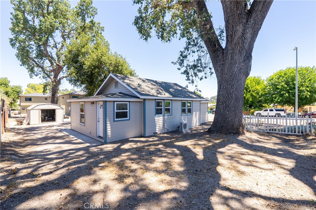 2925 Oak Property Photo 20