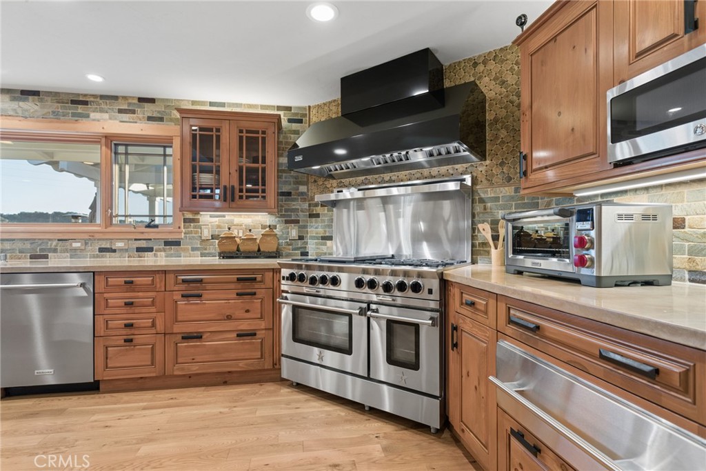 2490 Nightshade Property Photo 14