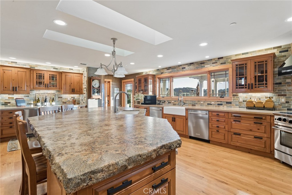 2490 Nightshade Property Photo 16