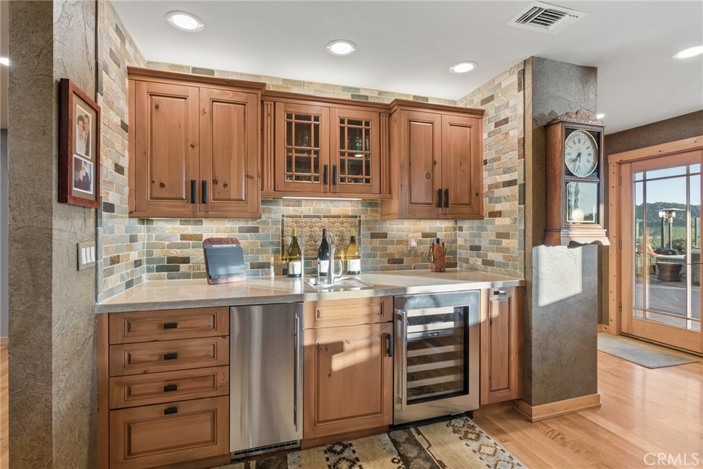 2490 Nightshade Property Photo 18