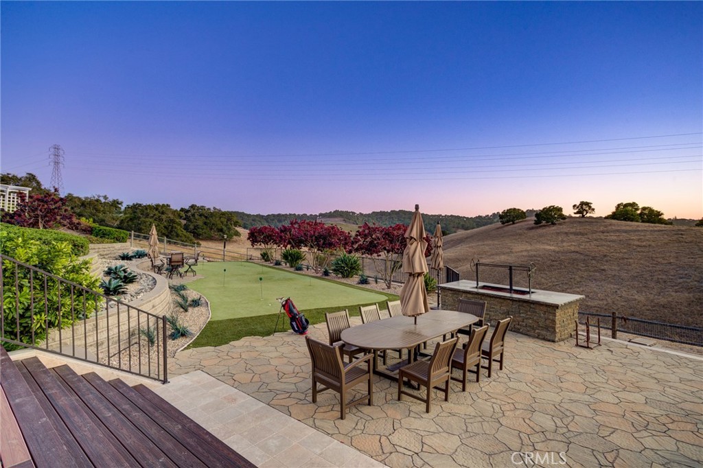 2490 Nightshade Property Photo 43