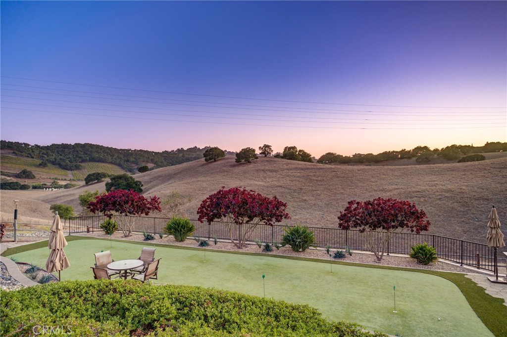 2490 Nightshade Property Photo 44