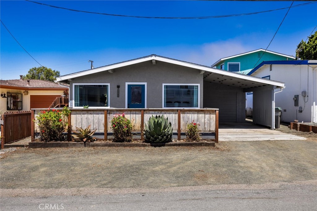 381 Rennell Property Photo 5