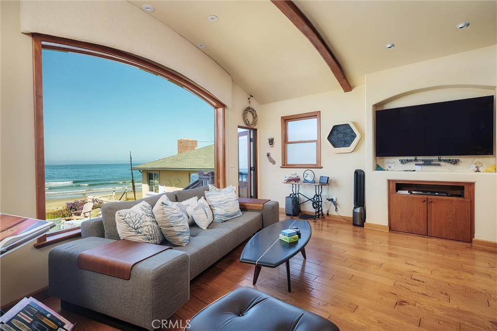 2678 Studio Property Photo 5