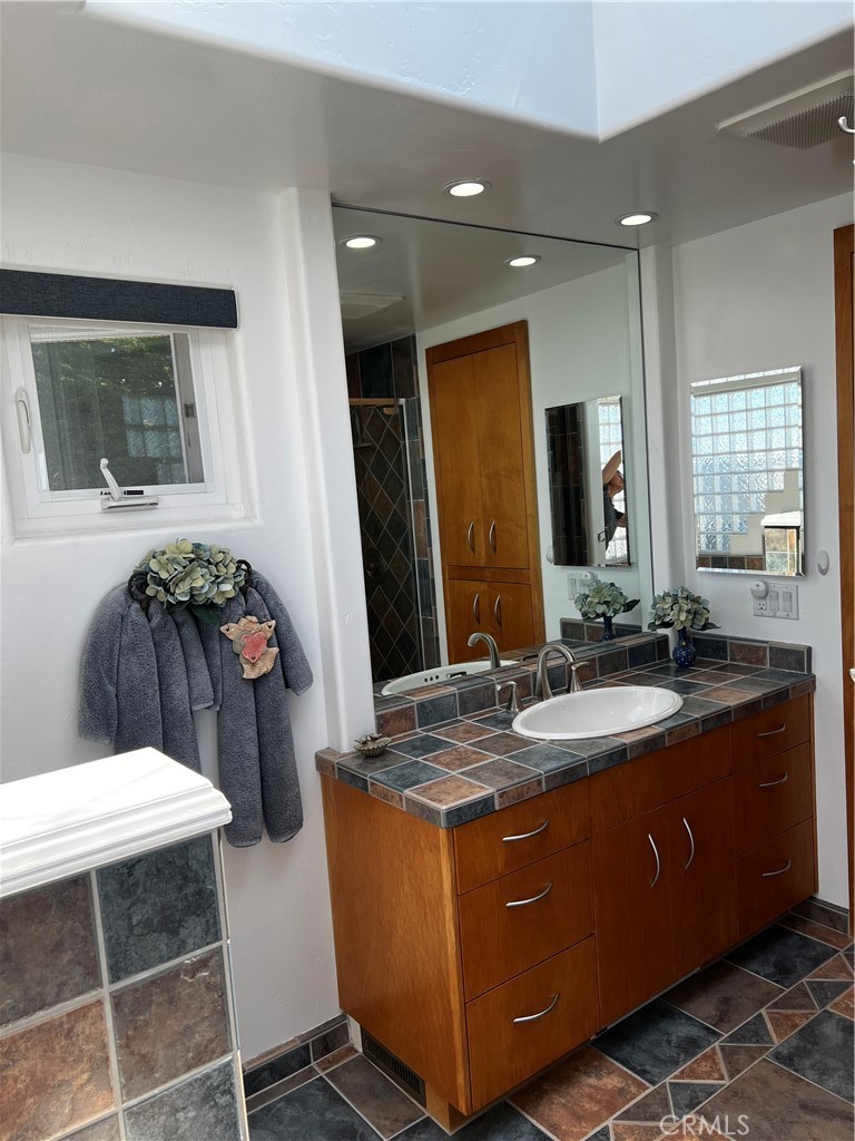 212 Weymouth Street Property Photo 29