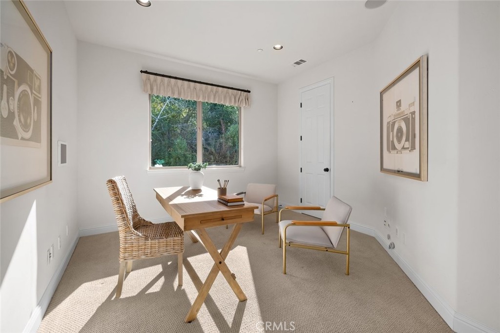 539 Palos Secos Property Photo 33