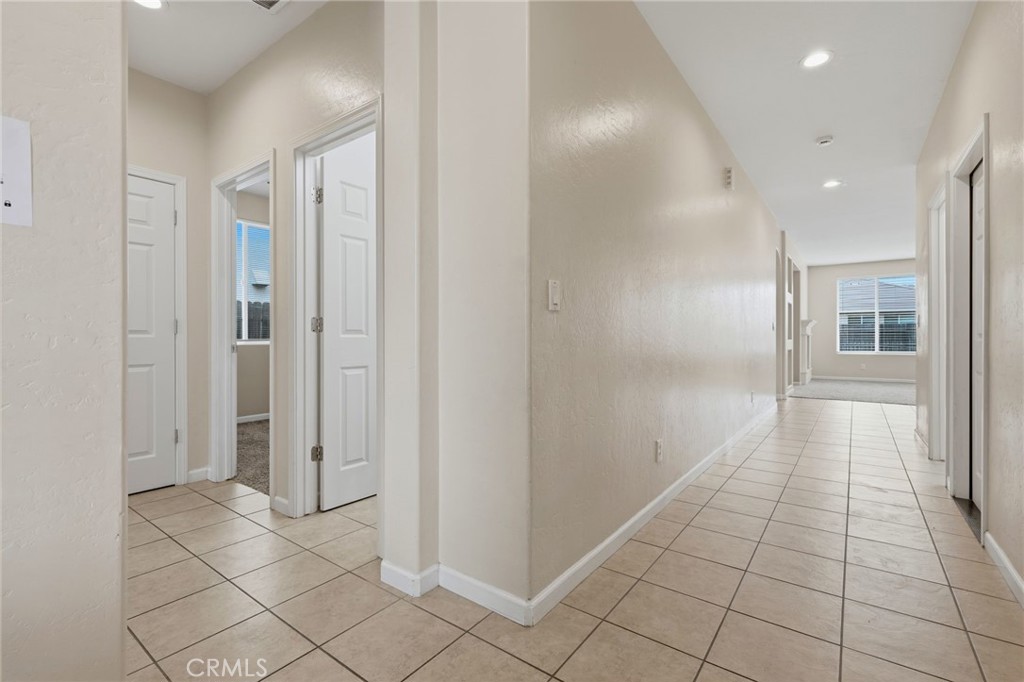 3042 W Delta Property Photo 3