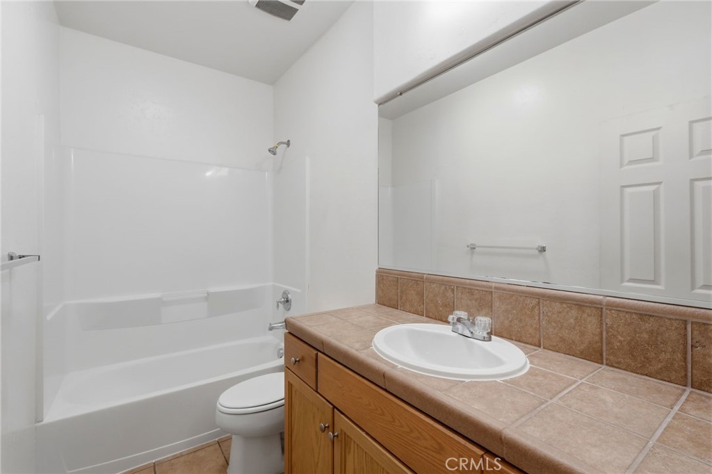 3042 W Delta Property Photo 7