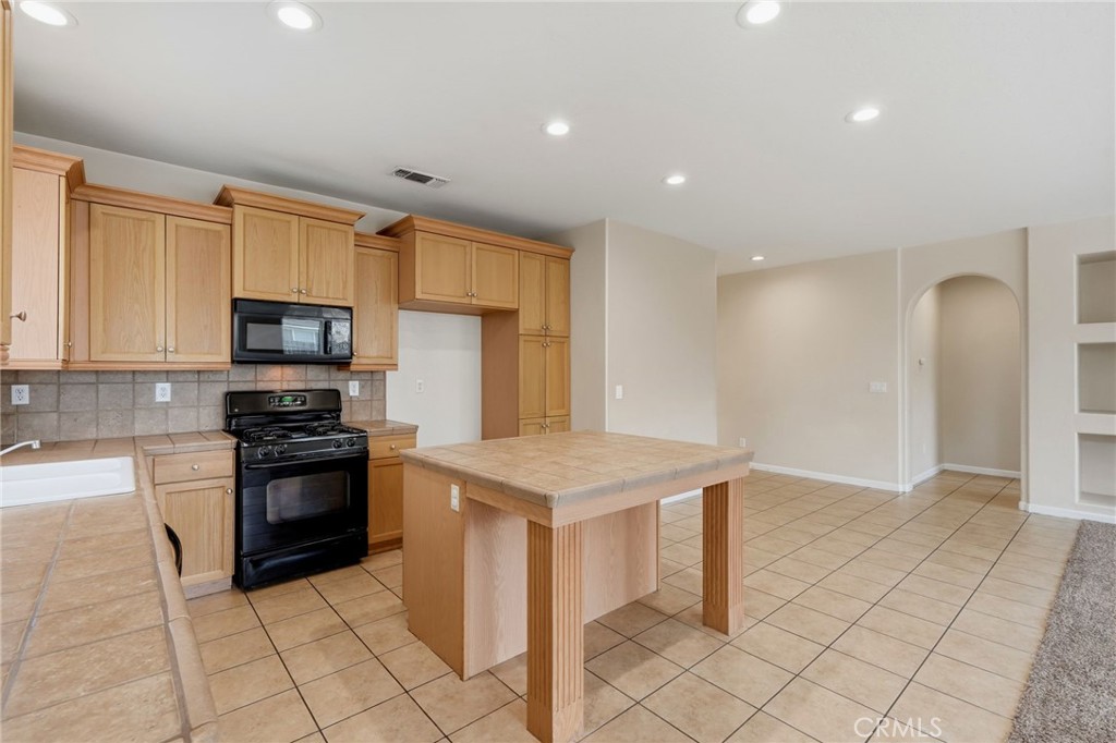 3042 W Delta Property Photo 17