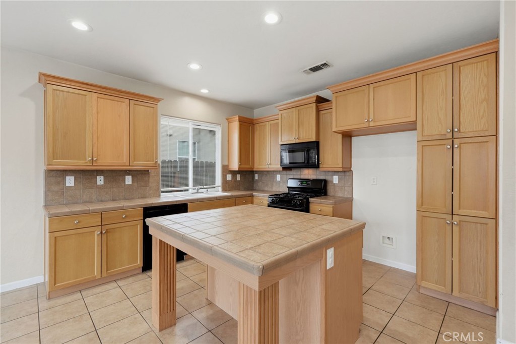 3042 W Delta Property Photo 18