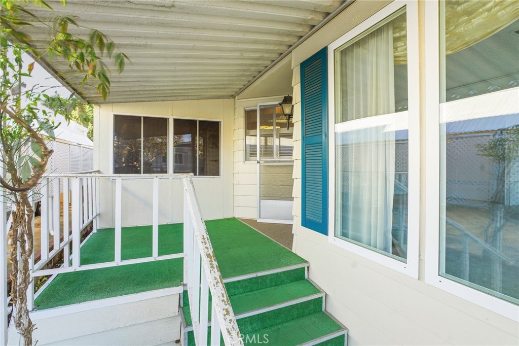 287 Sunrise Terrace Drive Property Photo 2