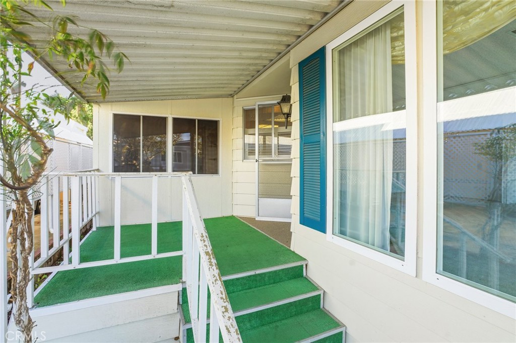 287 Sunrise Terrace Drive Property Photo 2