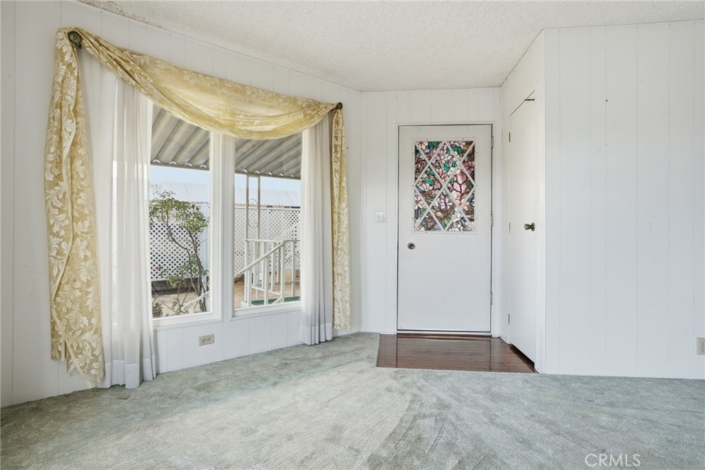 287 Sunrise Terrace Drive Property Photo 4