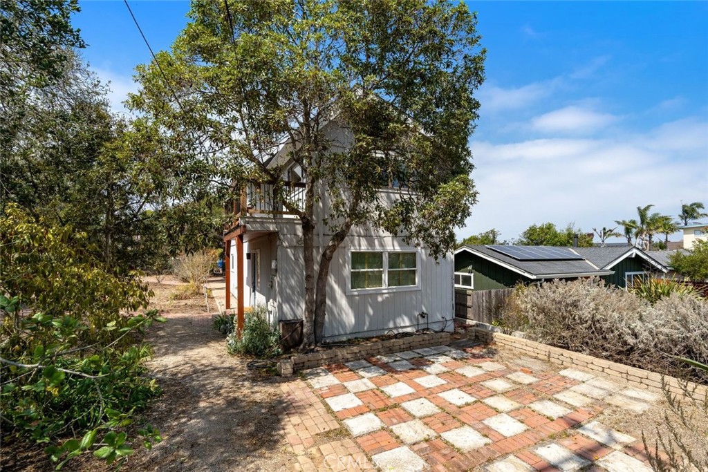 1050 Pismo Ave Property Photo 3