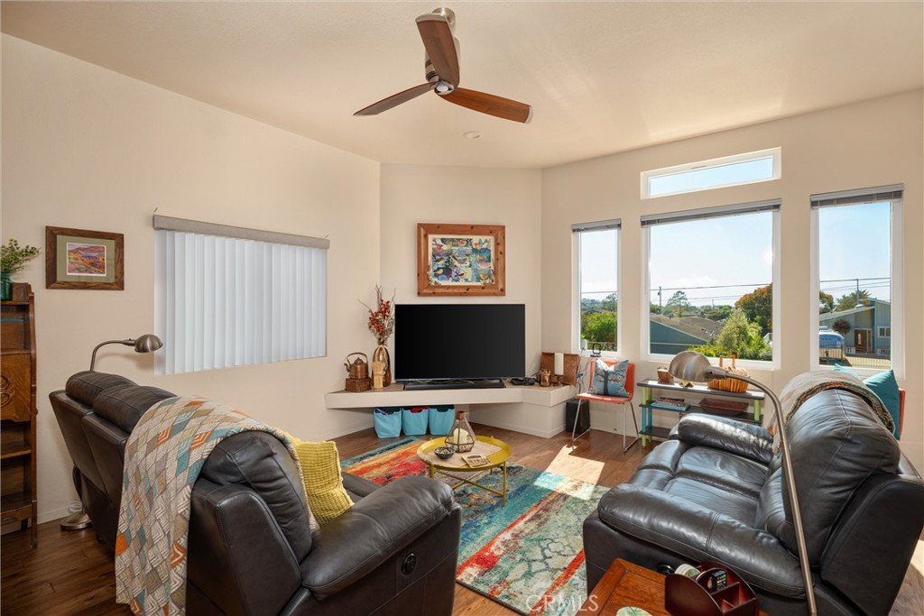 1416 16th Property Photo 4
