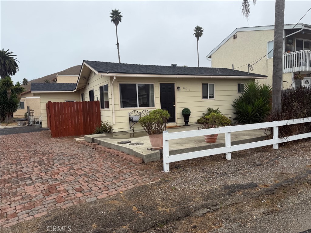 401 Tahiti Property Photo 3