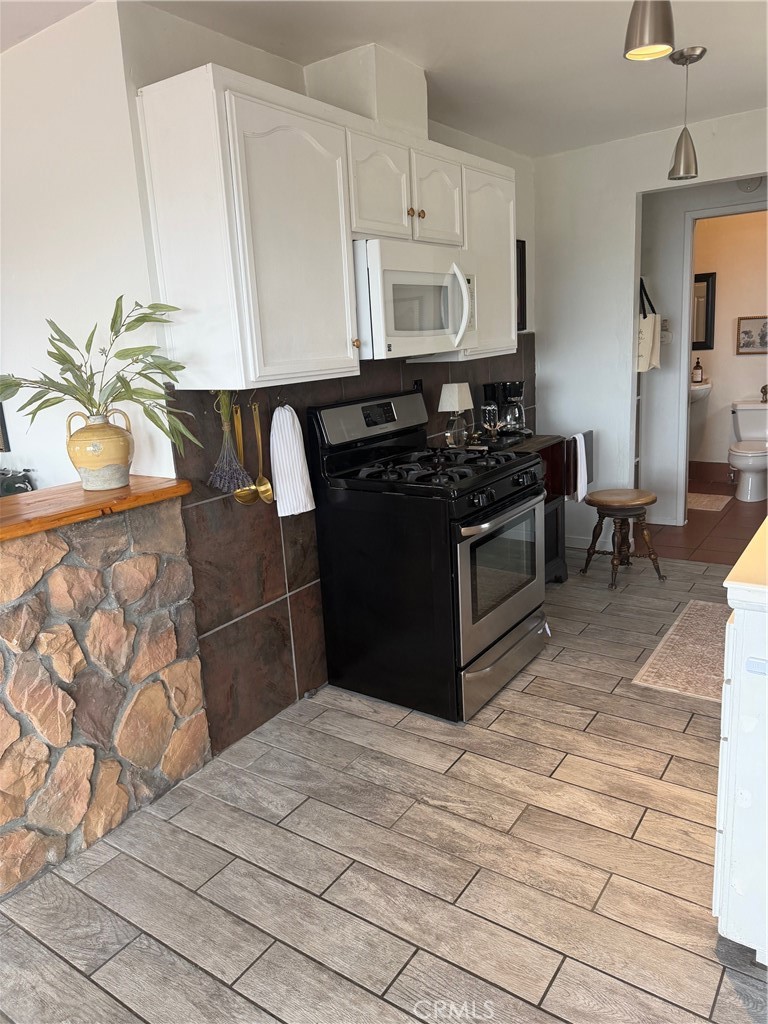 401 Tahiti Property Photo 6