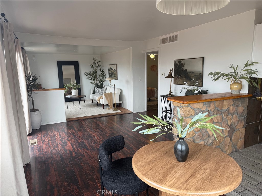401 Tahiti Property Photo 7