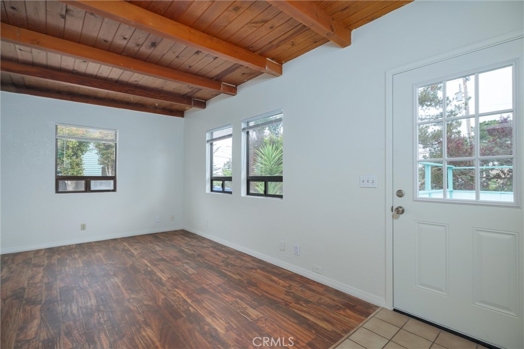 912 914 Pacific Street Property Photo 9
