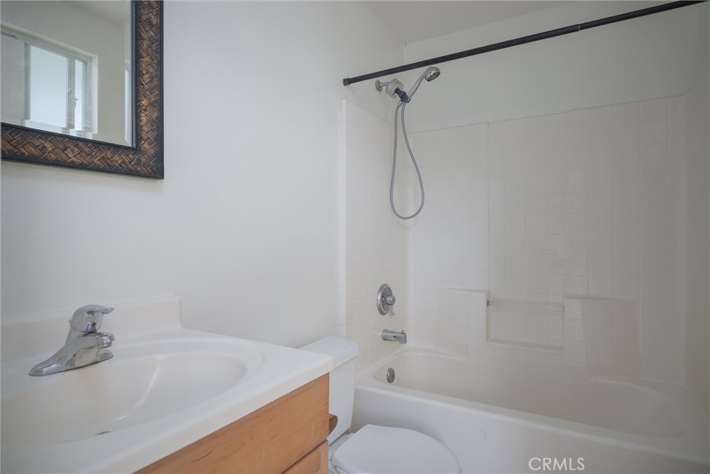 912 914 Pacific Street Property Photo 26