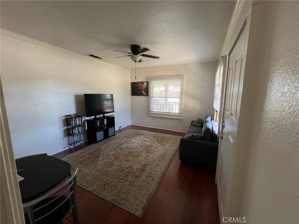245 17th Property Photo 5