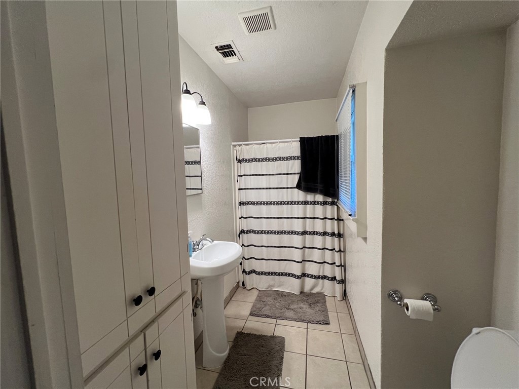 245 17th Property Photo 8