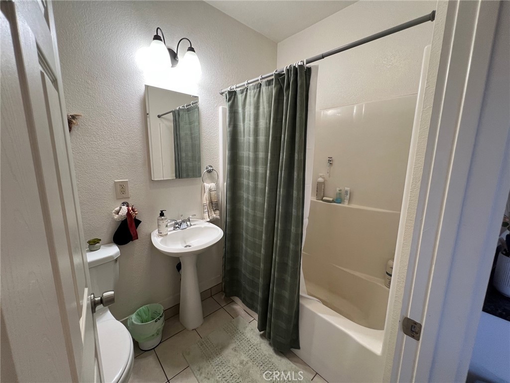 245 17th Property Photo 16