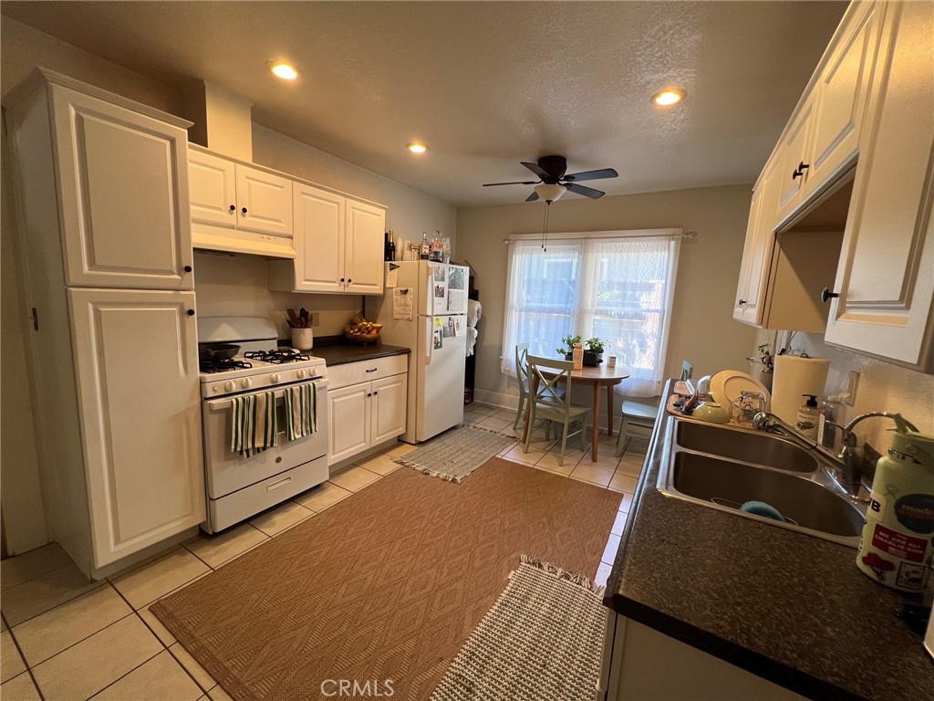 245 17th Property Photo 18