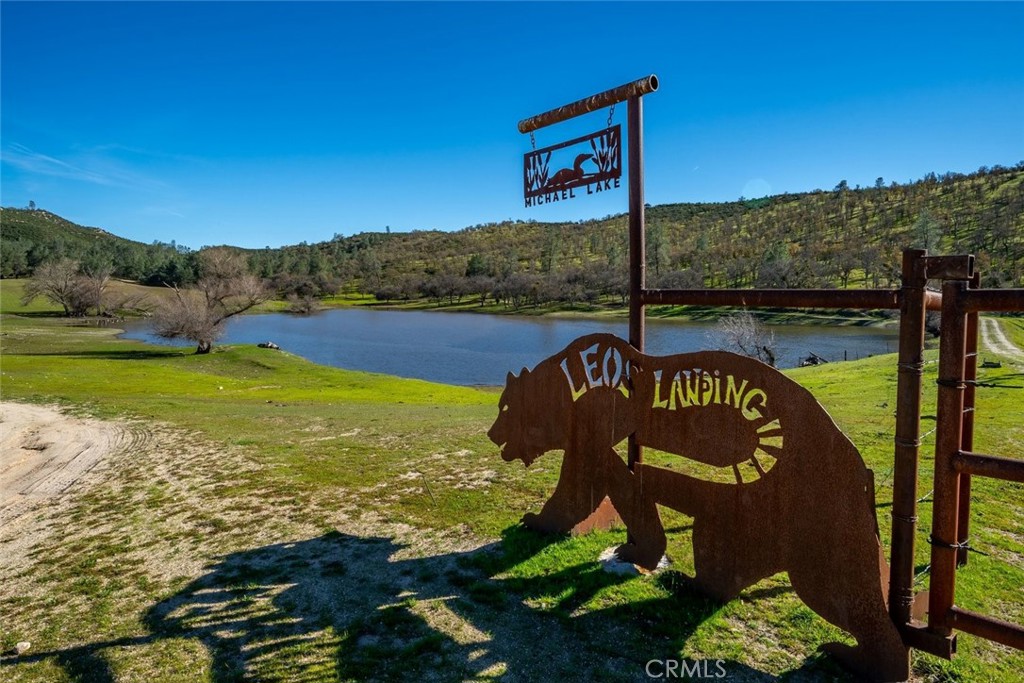 535 Calf Canyon Highway Property Photo 6