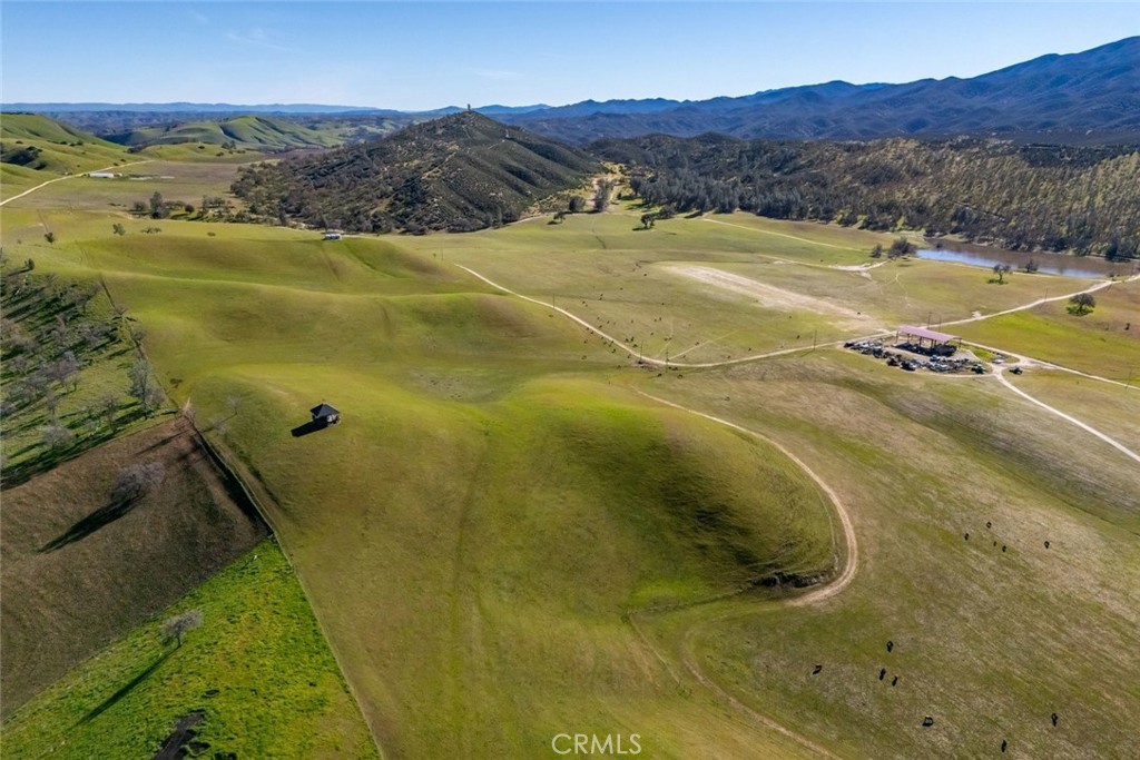 535 Calf Canyon Highway Property Photo 10
