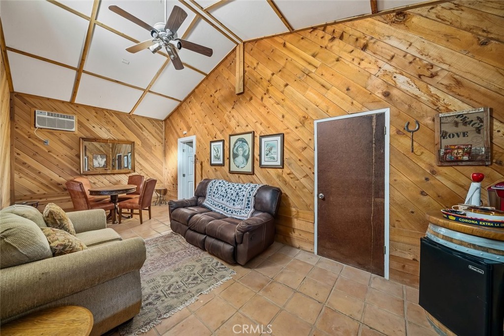 535 Calf Canyon Highway Property Photo 25