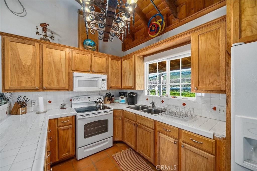 535 Calf Canyon Highway Property Photo 65