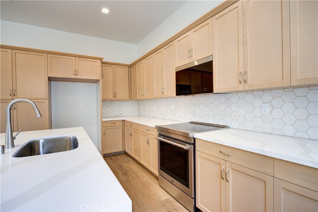 215 Kitty Hawk Court Property Photo 16