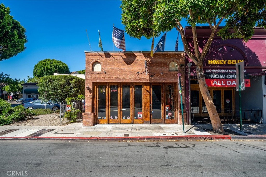 1131 Broad Property Photo 1