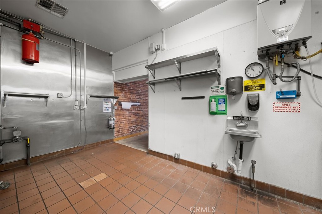1131 Broad Property Photo 12