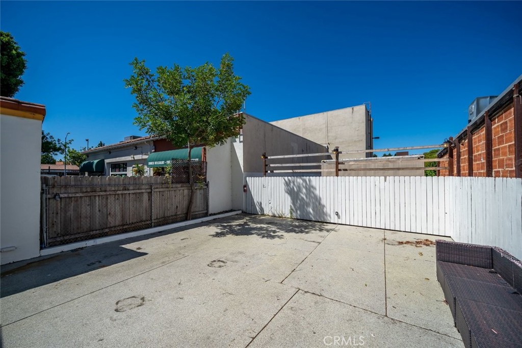 1131 Broad Property Photo 17