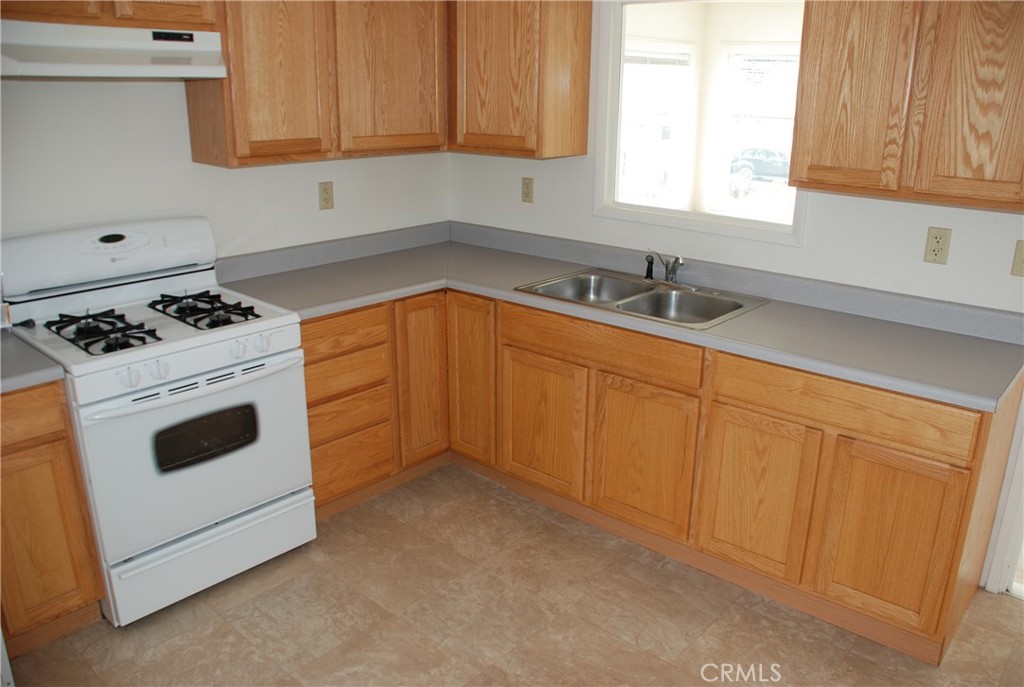 1160 West Property Photo 6