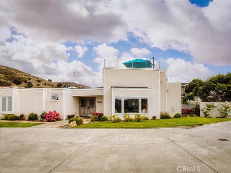 3080 Studio Property Photo 1