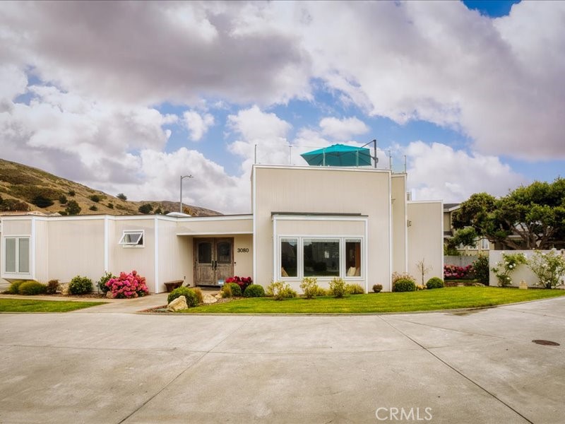 3080 Studio Property Photo 1