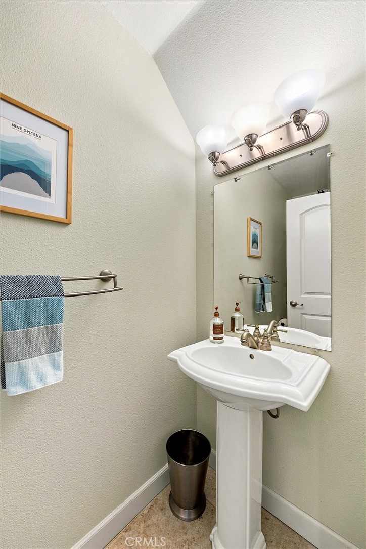 1043 Ella Street 11 Property Photo 12