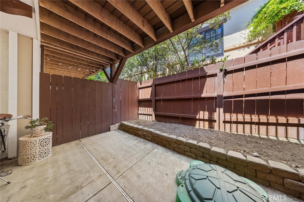 1043 Ella Street 11 Property Photo 14