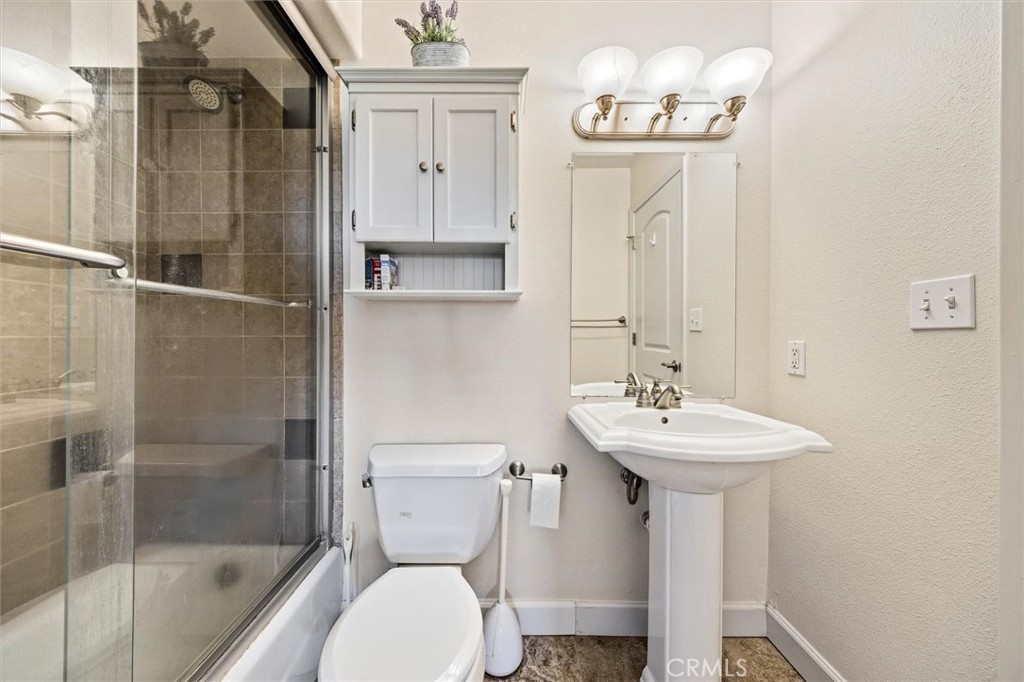 1043 Ella Street 11 Property Photo 22